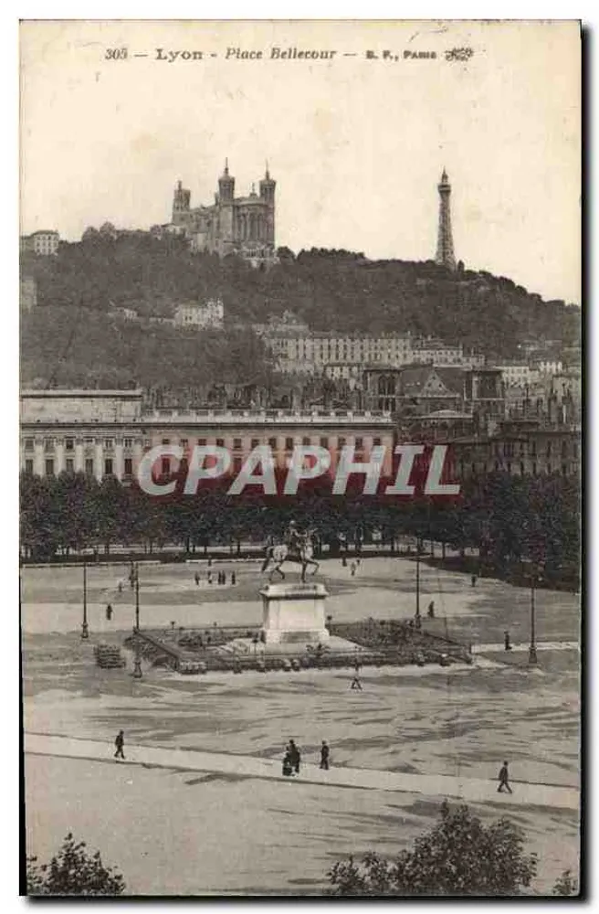Lyon - Praça Bellecour — vista panorâmica com estátua equestre e colina de Fourvière — B. F., Paris, n° 305 - Frente