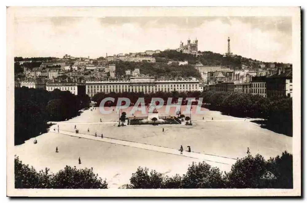 Place Bellecour und Fourvière-Hügel — Lyon — Verlag REAL-PHOTO, Paris - Vorderseite