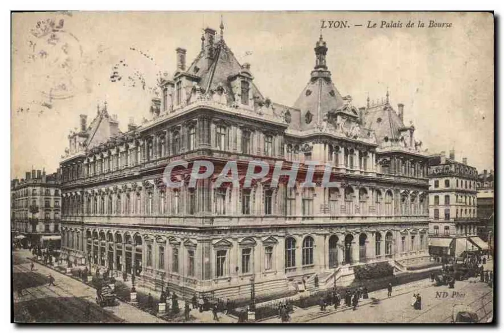 LYON. — O Palácio da Bolsa — ND Fot - Frente