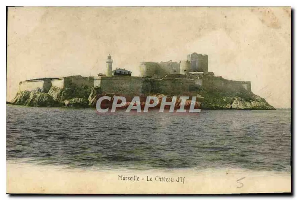 Marselha - O Castelo de If — vista do castelo fortificado com farol na ilha - Frente