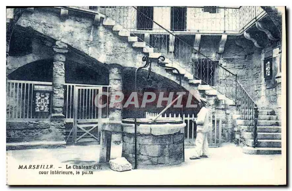 Marselha — O Castelo de If, pátio interno, o poço - Frente