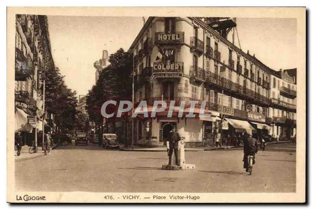 Vichy — Place Victor-Hugo — Hotel Colbert - Voorkant
