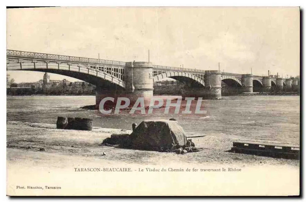 Tarascon-Beaucarre — Der Viadukt der Quer-Rhône-Bahn — Foto. Hauchin, Tarascon - Vorderseite