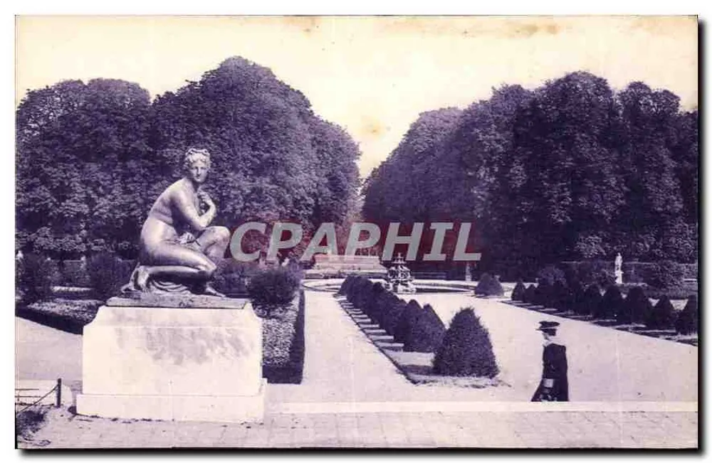 Parque de Versalhes — O Parterre Norte — Vênus pudica e a Fonte da Pirâmide - Frente