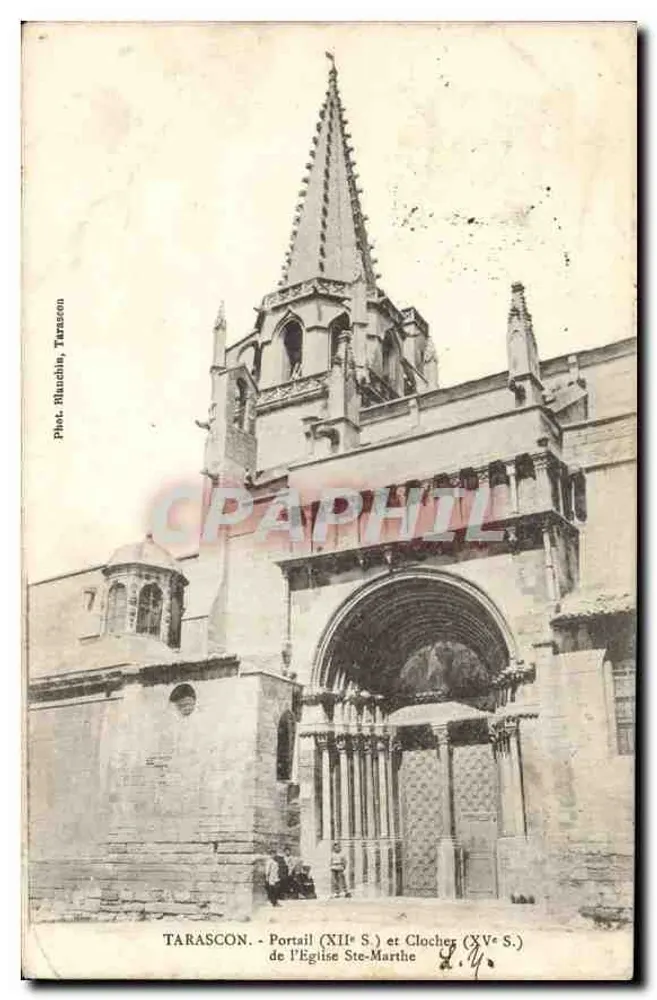 Tarascon - Portal (12. Jh.) und Turm (15. Jh.) der Kirche Sainte-Marthe — Foto. Riauchas Tarascon - Vorderseite
