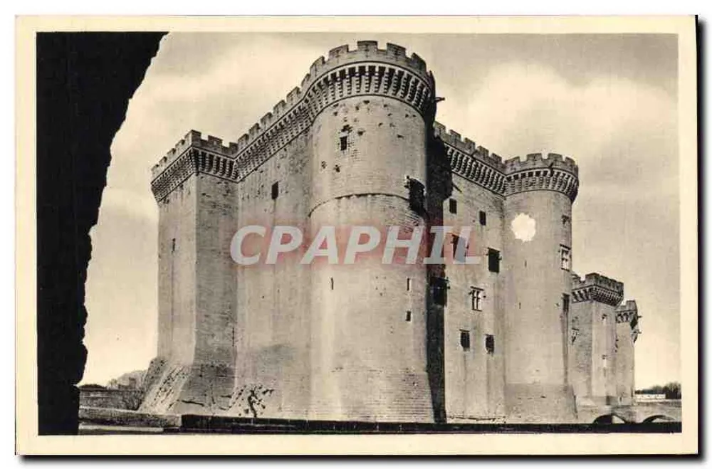 Castelo de Tarascon — vista da torre central — Serv. Comercial Monuments Historiques, Paris - Frente