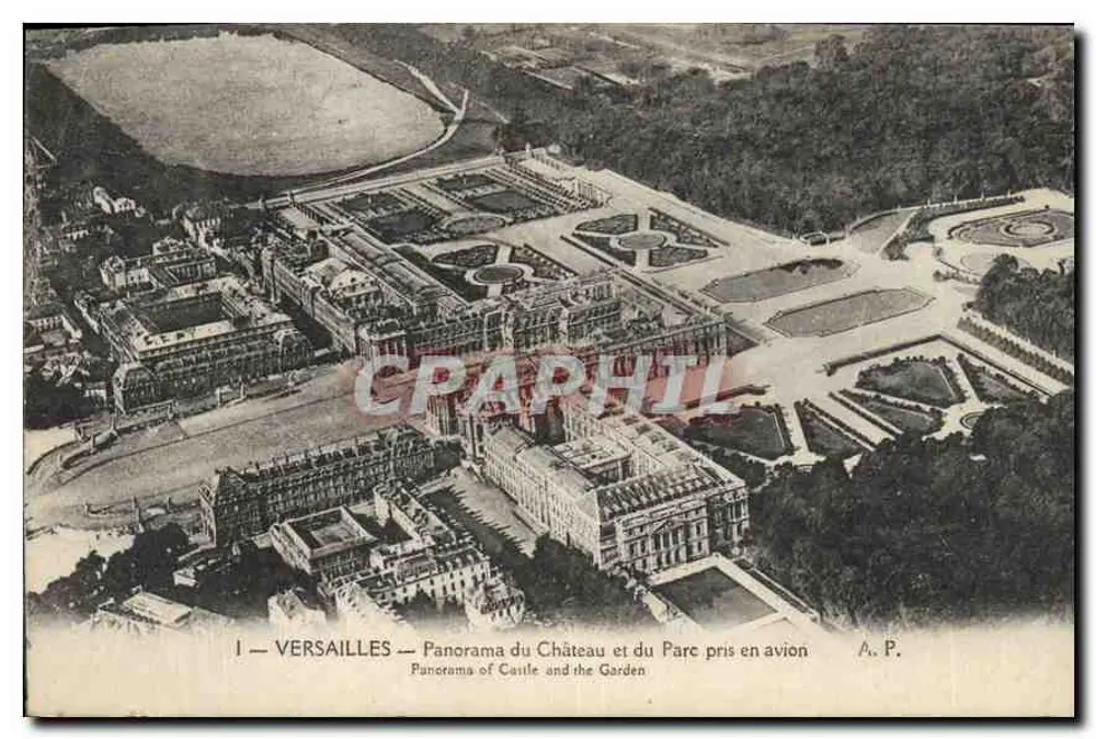 Versailles — Panorama des Schlosses und des Parks aus der Luft — A. P. - Vorderseite