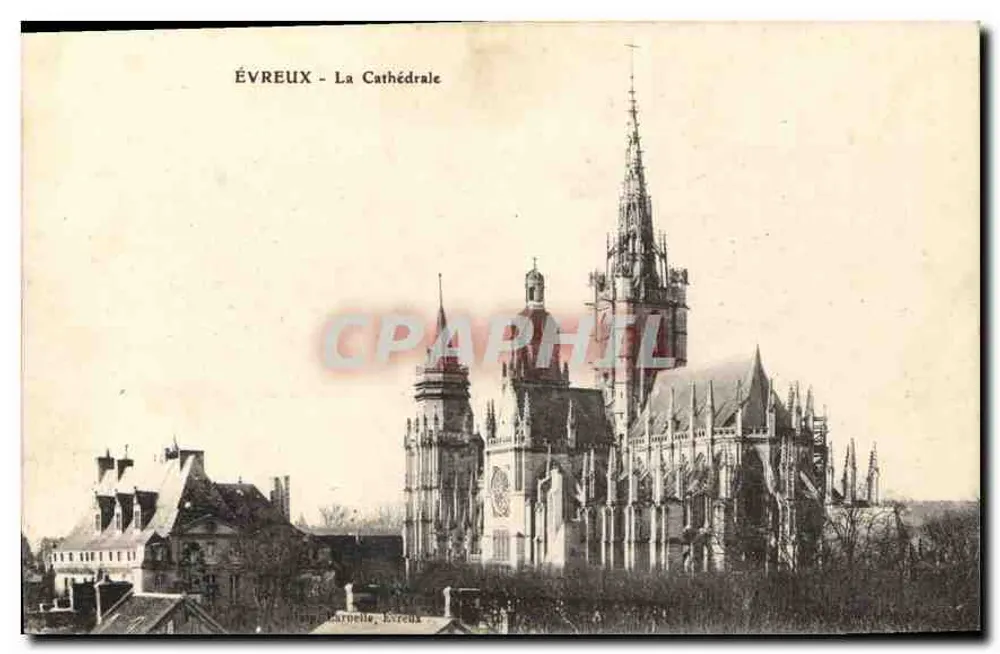 Évreux - A Catedral — visão do edifício gótico com seu campanário - Frente