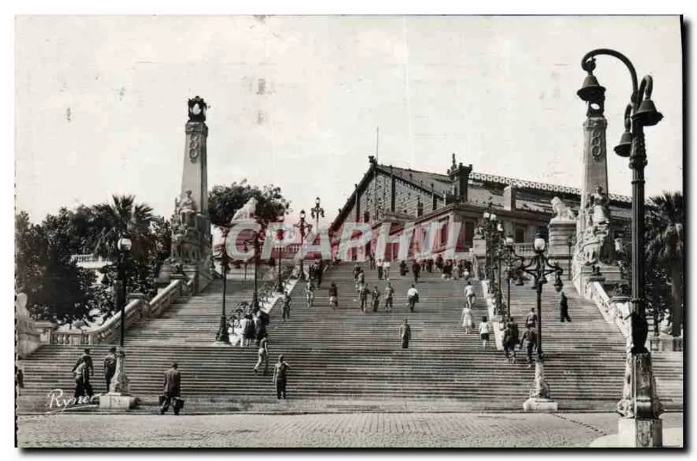 A estação e a escada monumental — Marselha — Edições Ryner - Frente