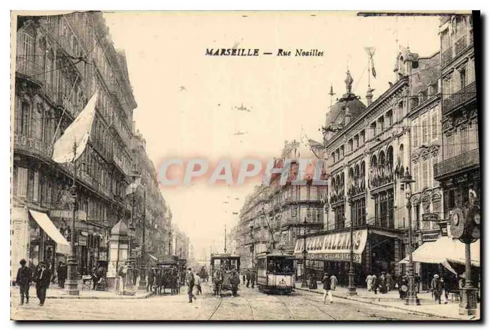 Marselha — Rue Noailles — vista da rua com trêm e edifícios - Frente