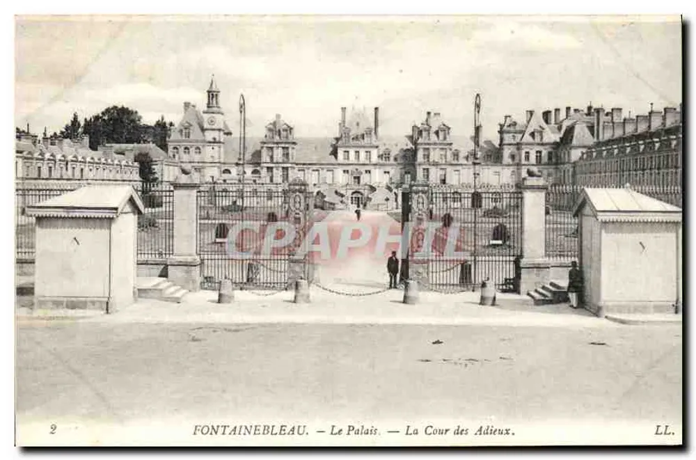 Fontainebleau — Das Schloss — Die Cour des Adieux — LL. - Vorderseite