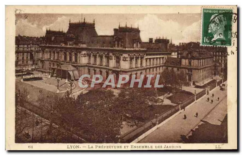 LYON. — A PREFEITURA E CONJUNTO DOS JARDINS — LL - Frente