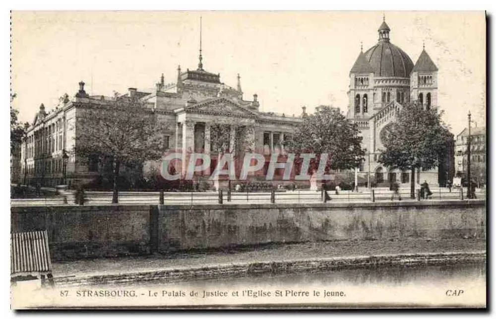 Straßburg - Das Justizpalast und die Kirche Saint-Pierre-le-Jeune - Vorderseite