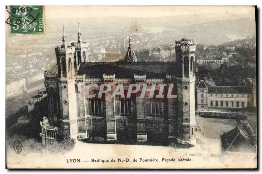 LYON — Basílica N.-D. de Fourvière. Facha lateral. - Frente