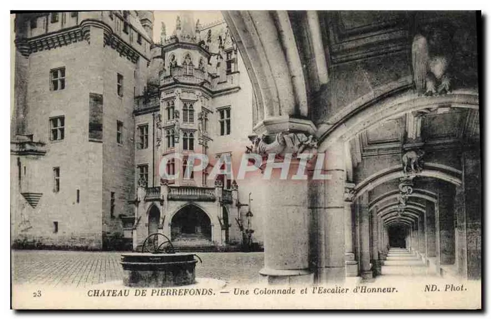Schloss Pierrefonds — Eine Säulenreihe und die Ehrenstiege — ND. Phot. - Vorderseite