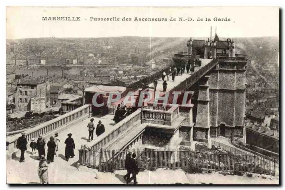 Marseille — Ansicht der Aufzugbrücke der Notre-Dame de la Garde - Vorderseite