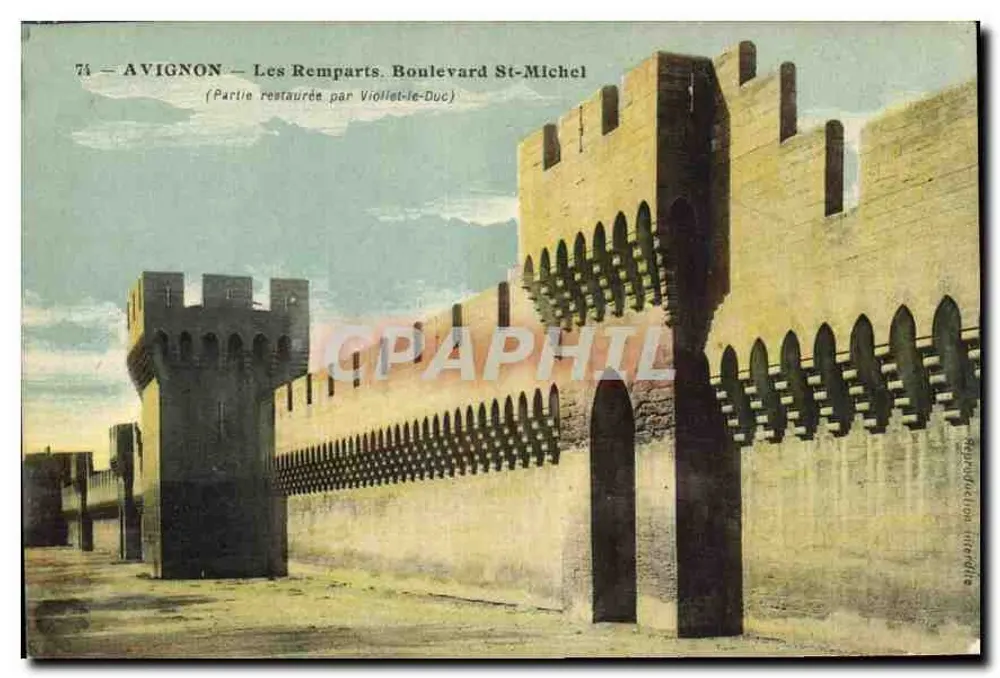 Avignon — Die Mauern. Boulevard St-Michel — Restaurierte Abschnitte von Viollet-le-Duc - Vorderseite