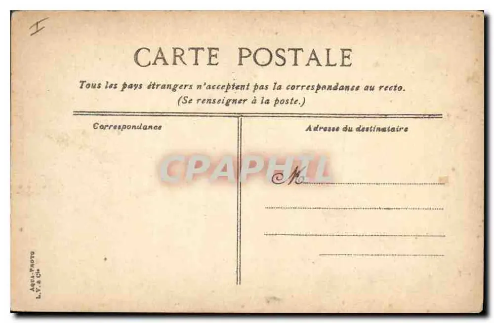 Avignon - A praça do Palácio — vista do Palácio dos Papas e da estátua da Liberdade — editor L.Y. à Ch. n°30 - Verso