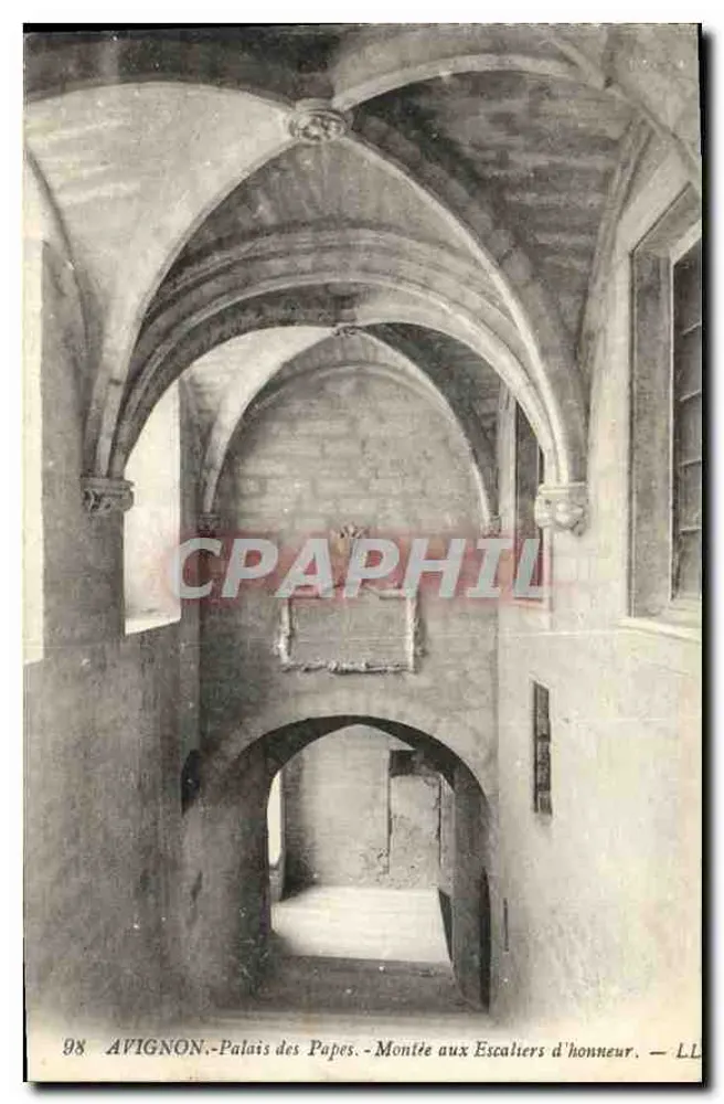 Avignon - Palast der Päpste - Treppenaufgang zur Ehrentreppe — LL - Vorderseite