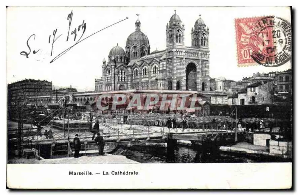 Marseille — La Cathédrale — Éditeur : n° de série non lisible - Frente
