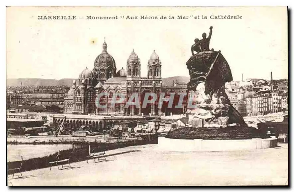 Marseille — Denkmal "Aux Héros de la Mer" und die Kathedrale - Vorderseite