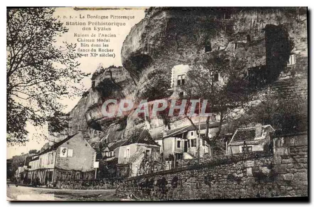 Éyzies - Prähistorische Stätte - Ruinen des alten rédai Schlosses - Vorderseite