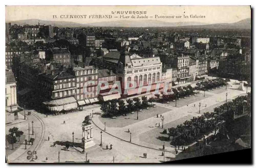 Clermont-Ferrand — Place de Jaude — Panorama über die Galerien - Vorderseite