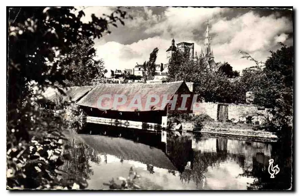 Die Basilika von Bon Secours und die Alten Louvres — Guingamp — Nr. 251 - Vorderseite