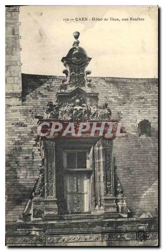 Caen - Hotel de Than, uma janela - Frente