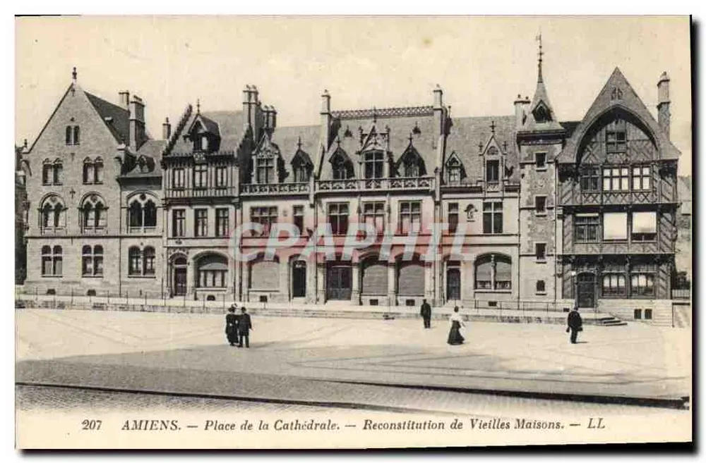 Amiens — Place de la Cathédrale — Wiederherstellung alter Häuser — LL - Vorderseite