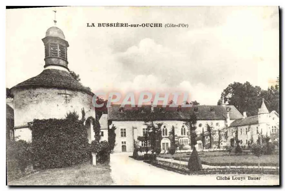 La Bussière-sur-Ouche (Côte-d'Or) — kerk en kasteel — foto Louys Bauer - Voorkant