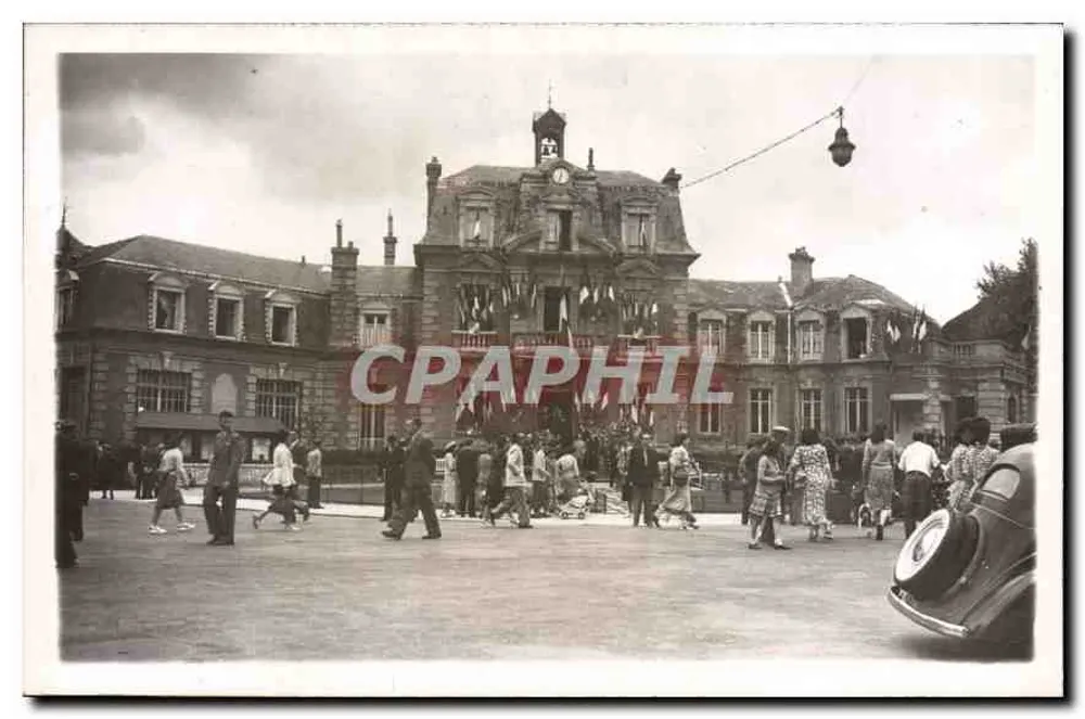 Deauville - Das Rathaus — Die Blühende Strandpromenade — Photo Louis (Calvados) - Vorderseite