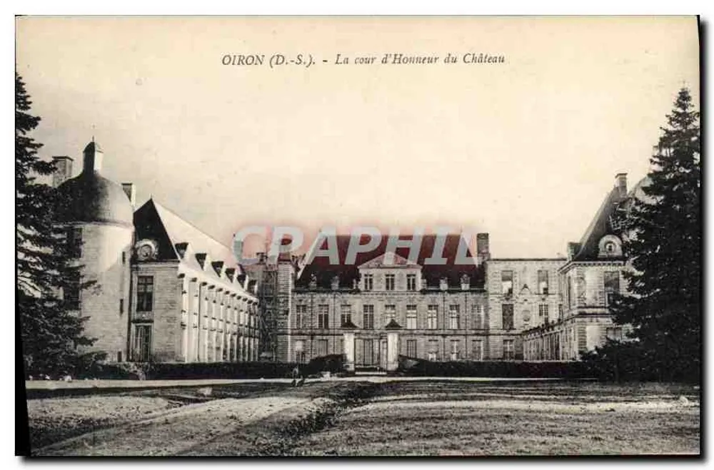Oiron (D.-S.) — La cour d'Honneur du Château — Phototypie Maurice Chirétien, Angers - Anverso