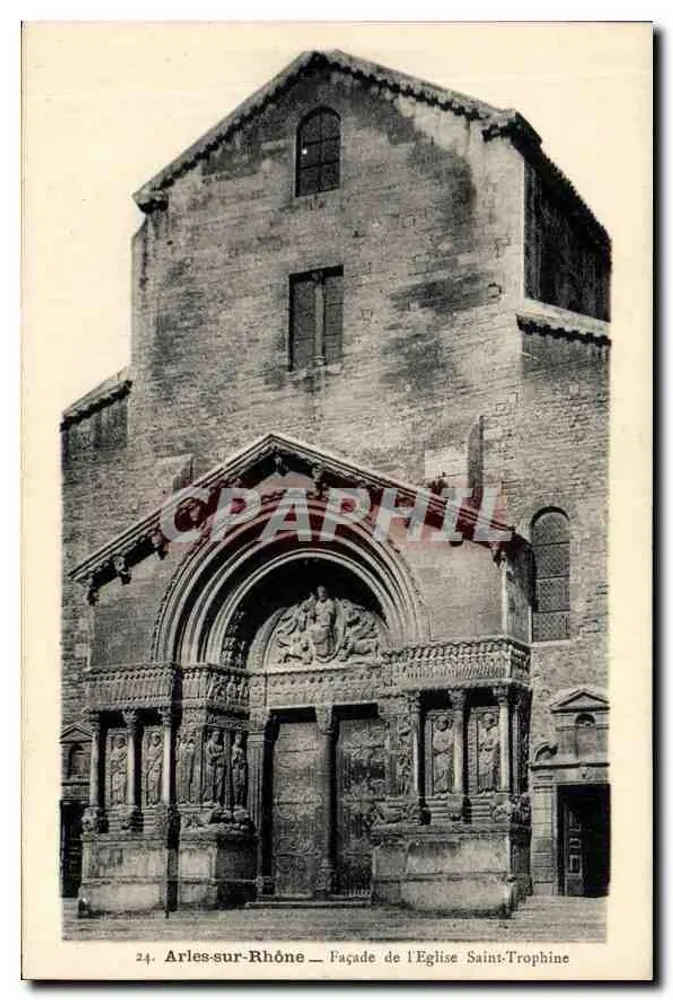 Arles-sur-Rhône — Fassade der Kirche Saint-Trophine — Photo George - Vorderseite