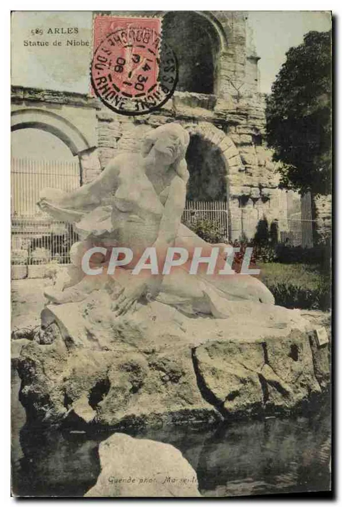 Arles — Estátua de Niobe — Guende & Marson - Frente