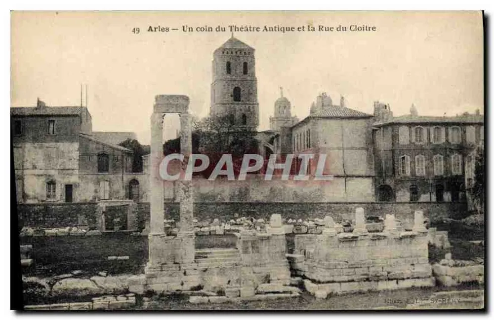 Arles — Ein Stück des antiken Theaters und die Cloister Straße — Verlag: L. St-Blay, Nr. 49 - Vorderseite