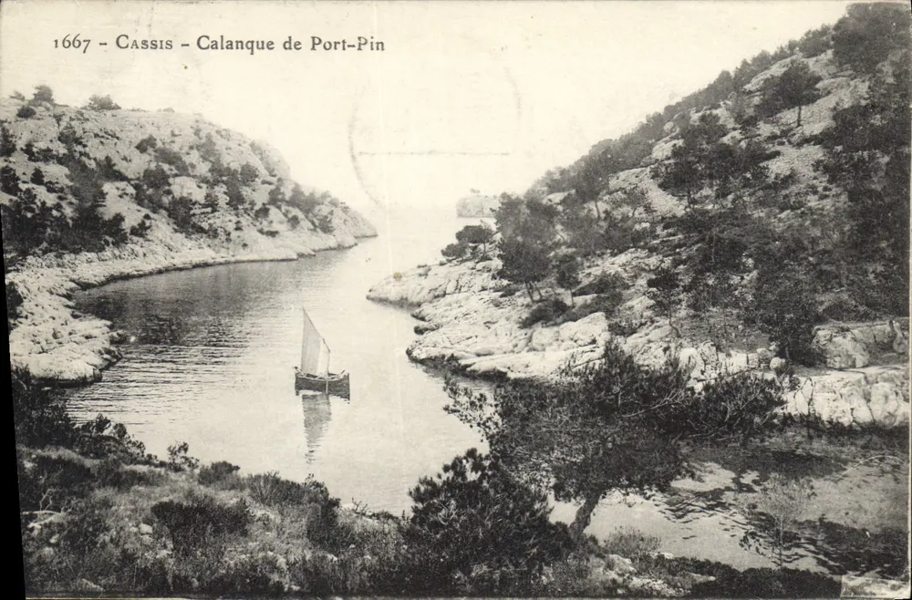 Cassis - Calanque de Port-Pin — vista da baía com vela — editor desconhecido, n° 1667 - Frente