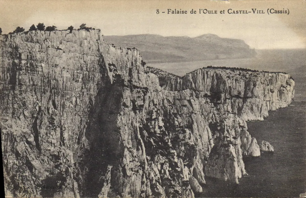 Falaise de l'Oule und Castel-Viel (Cassis) — Panoramablick — Serie 8, unbekannter Verlag - Vorderseite