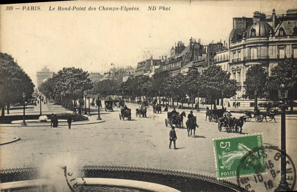 Paris — O Rond-Point dos Campos Elísios — ND Phol - Frente