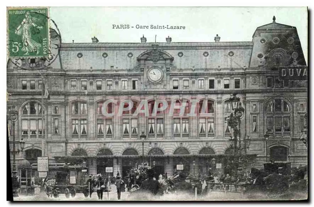 PARIS - Estação Saint-Lazare — vista do edifício com relógio — editor DUVA - Frente