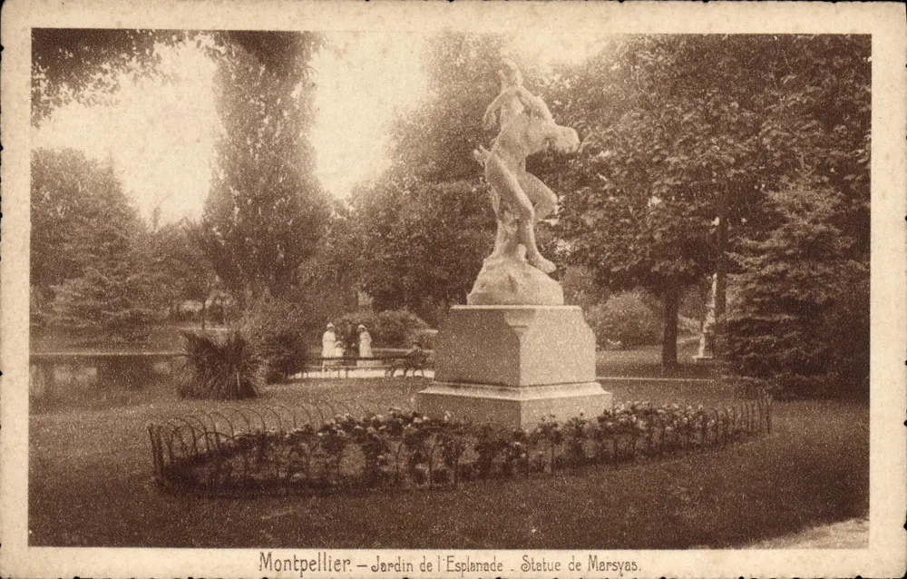 Montpellier - Jardim da Esplanade - Estátua de Marsyas - Frente