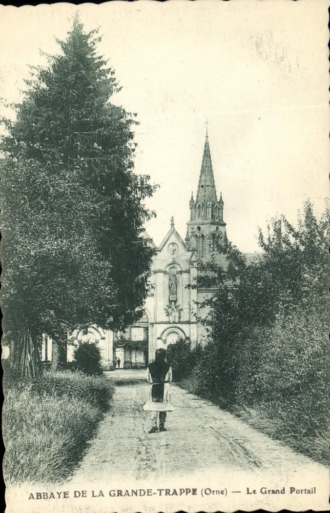 Abtei La Grande-Trappe (Orne) — Der Große Portal - Vorderseite