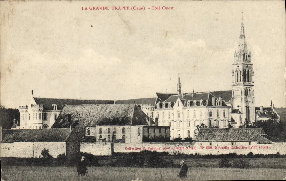 La Grande Trappe (Orne) — Côté Ouest — Collection E. Pasquis, phot. Laigle (Orne) — N° 692 (Nouvelle Collection de 25 sujets) - Frente