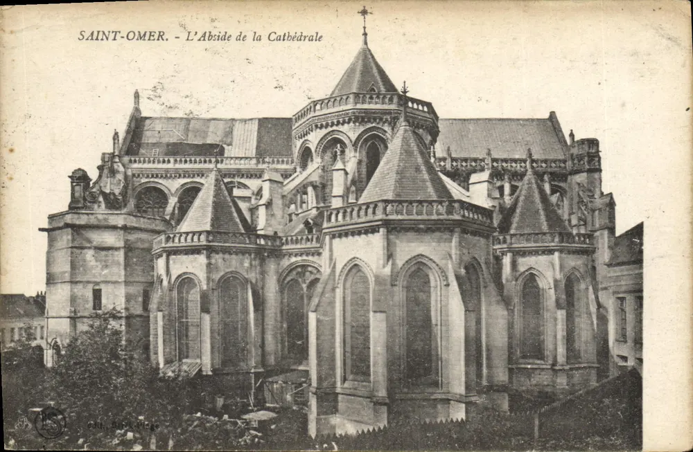 Saint-Omer — A Abside da Catedral — G. Barbé, Plage - Frente