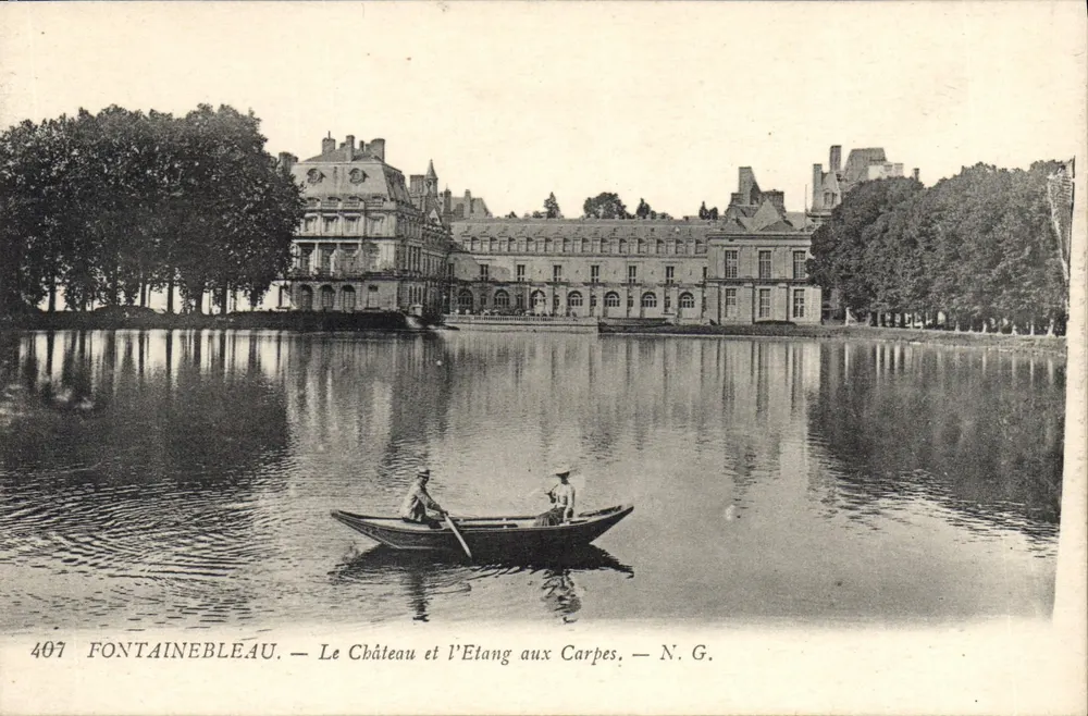 Fontainebleau — Schloss und Karpfenteich — N. G. — Nr. 407 - Vorderseite
