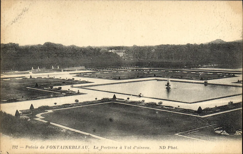 Schloss FONTAINEBLEAU — Der Parterre aus Vogelperspektive — ND Phot. n°192 - Vorderseite