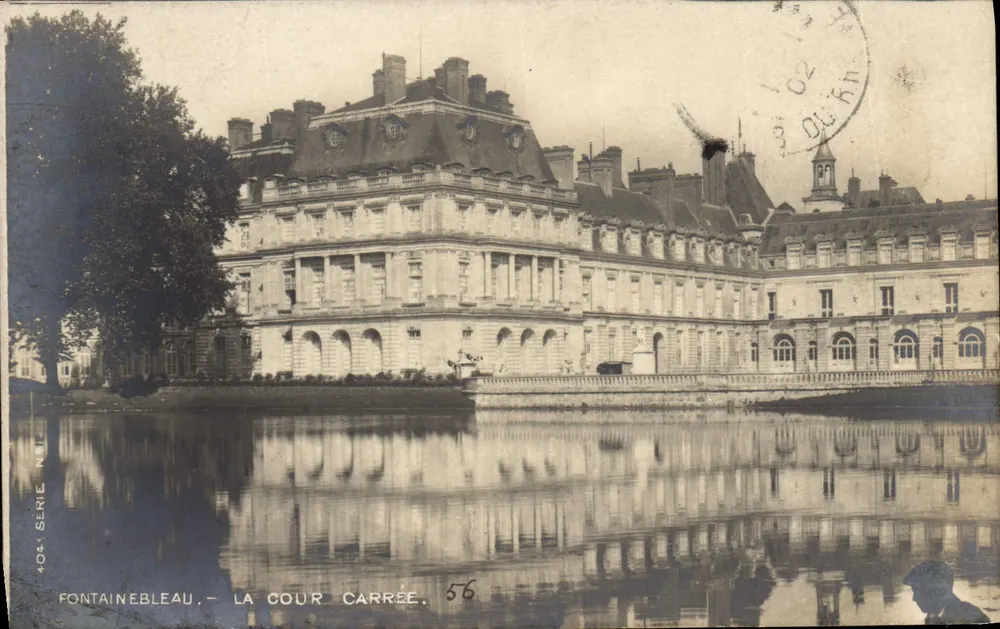 Fontainebleau — A Cour Carrée — série 404, n°56 - Frente
