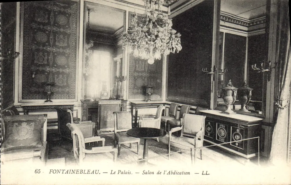 Fontainebleau — O Palácio — Salão da Abdição — LL. — N° 65 - Frente