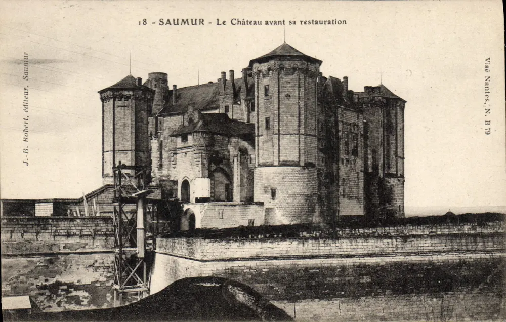 Saumur — O Castelo antes da sua restauração — J.-B. Robert, editor, Saumur - Frente
