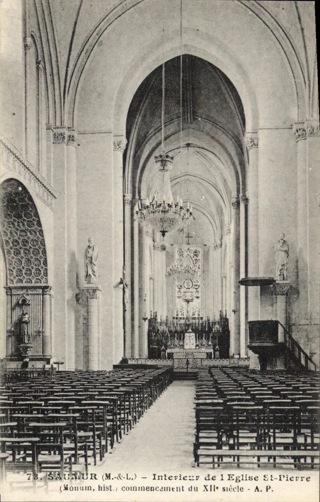 Sauvigny (M.-&-L.) — Interior da Igreja de São Pedro — A.P. - Frente